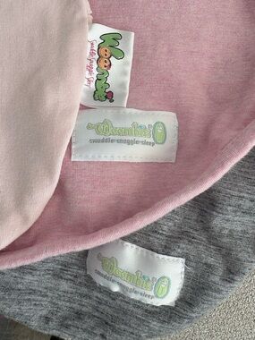 Woombie Baby Swaddle Set in Pink & Gray
